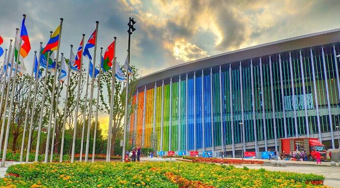 第三屆進(jìn)博會(huì)開(kāi)展時(shí)間及報(bào)名方法.jpg 第三屆進(jìn)博會(huì)開(kāi)展時(shí)間及報(bào)名方法.jpg