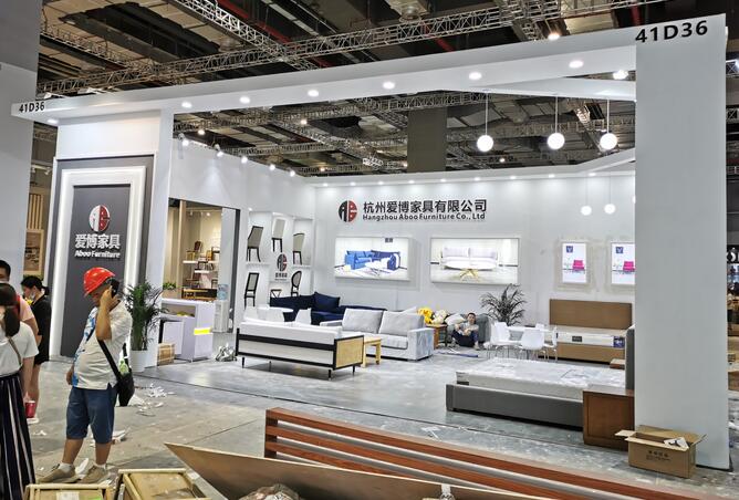 展會搭建布置中塑料類材料該如何選擇？膠黏劑又該如何選擇？